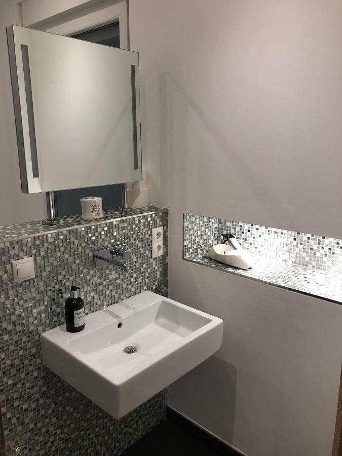 Modernes Apartment - Neustadt/Weinstrasse Stadt Neustadt an der Weinstraße Екстериор снимка